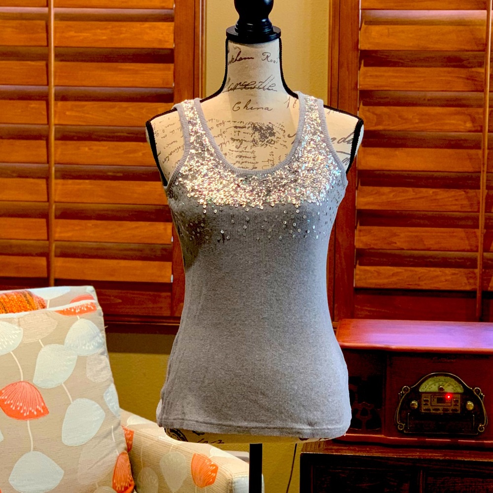 Gray tank top